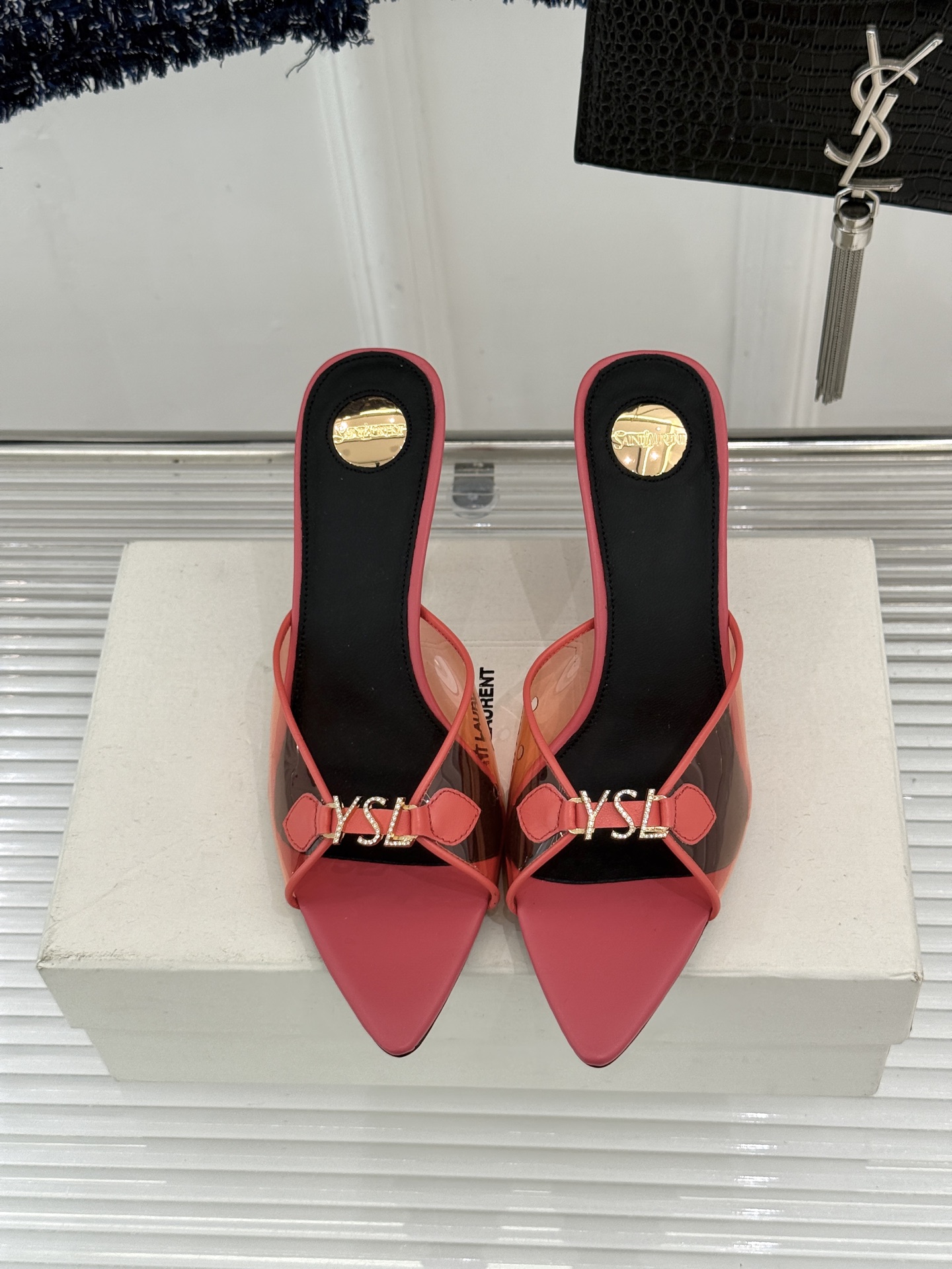 Saint Laurent /圣罗兰YSL26WF新品水钻YSL字母胶片尖头高跟拖鞋是法式性感与轻奢的极