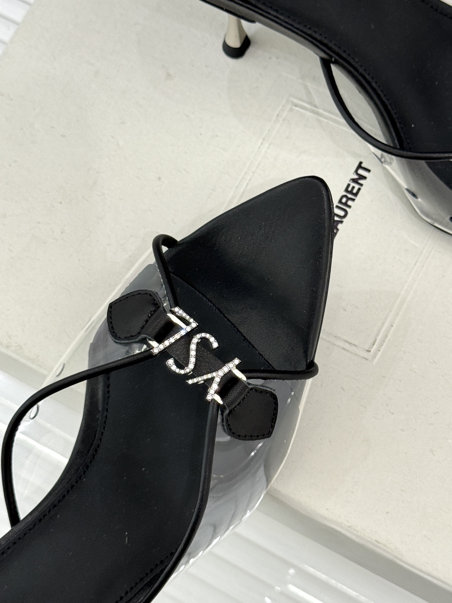 Saint Laurent /圣罗兰YSL26WF新品水钻YSL字母胶片尖头高跟拖鞋是法式性感与轻奢的极