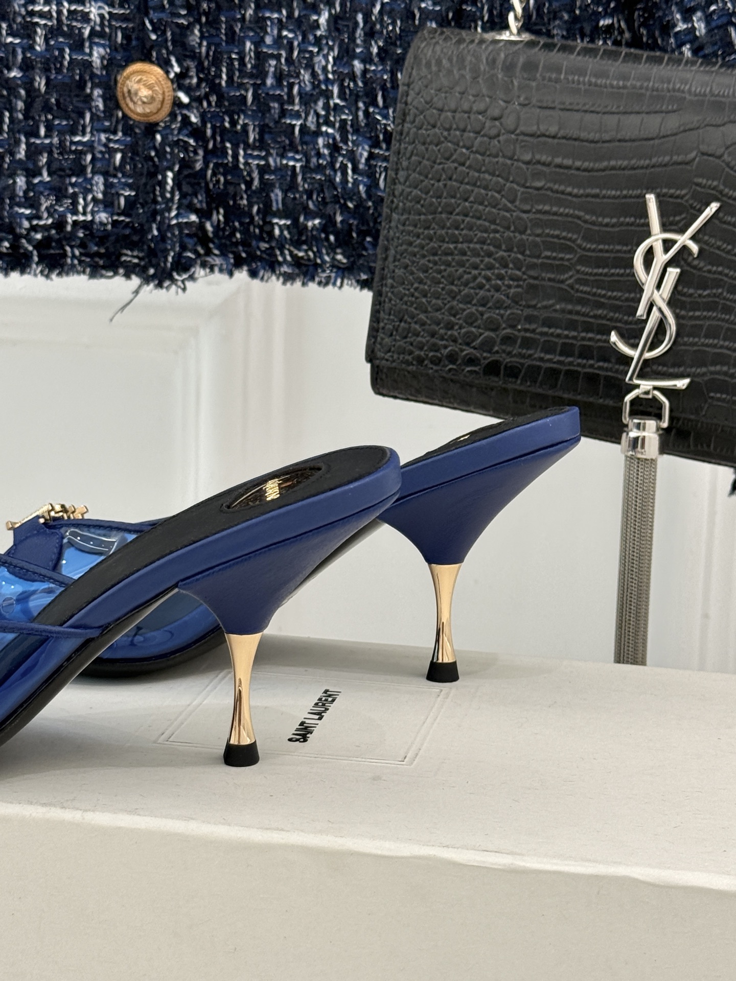 Saint Laurent /圣罗兰YSL26WF新品水钻YSL字母胶片尖头高跟拖鞋是法式性感与轻奢的极