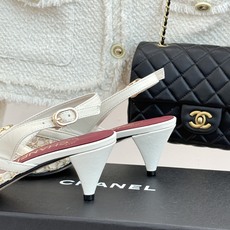 CHANE* |小香26M双C镂空网面鱼嘴高跟拖鞋将经典双C符号融于通透网面鱼嘴设计剪裁露趾显瘦粗跟两种 CHANE* |小香26M双C镂空网面鱼嘴高跟拖鞋将经典双C符号融于通透网面鱼嘴设计剪裁露趾显瘦粗跟两种