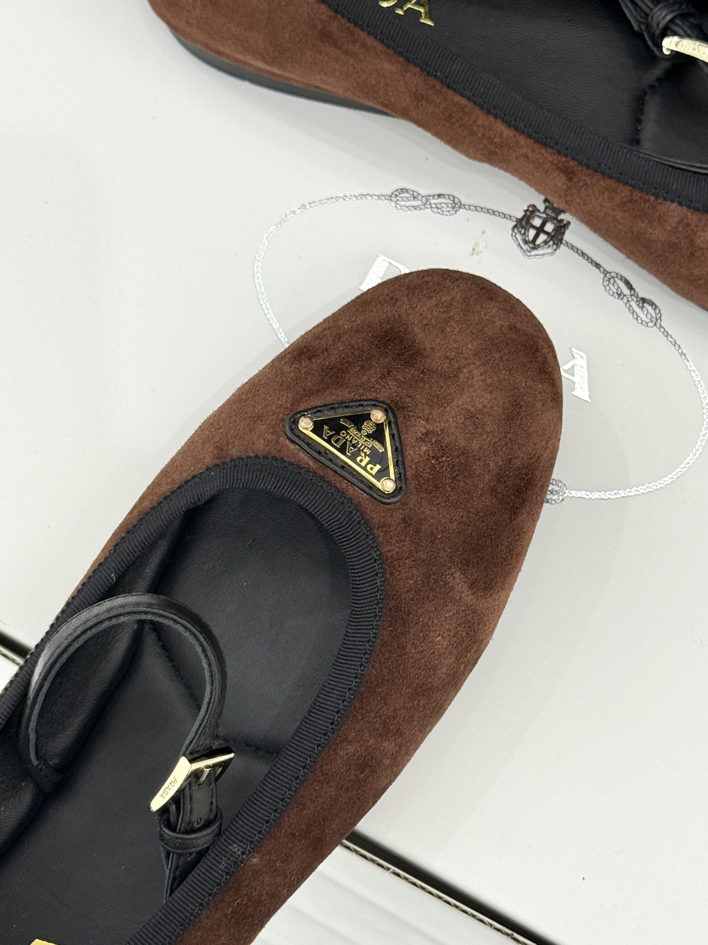 （原版飞机盒＋10）Prada/普拉达26WF新品三角标玛丽珍鞋复古优雅 重塑摩登气质标志性珐琅三角徽标