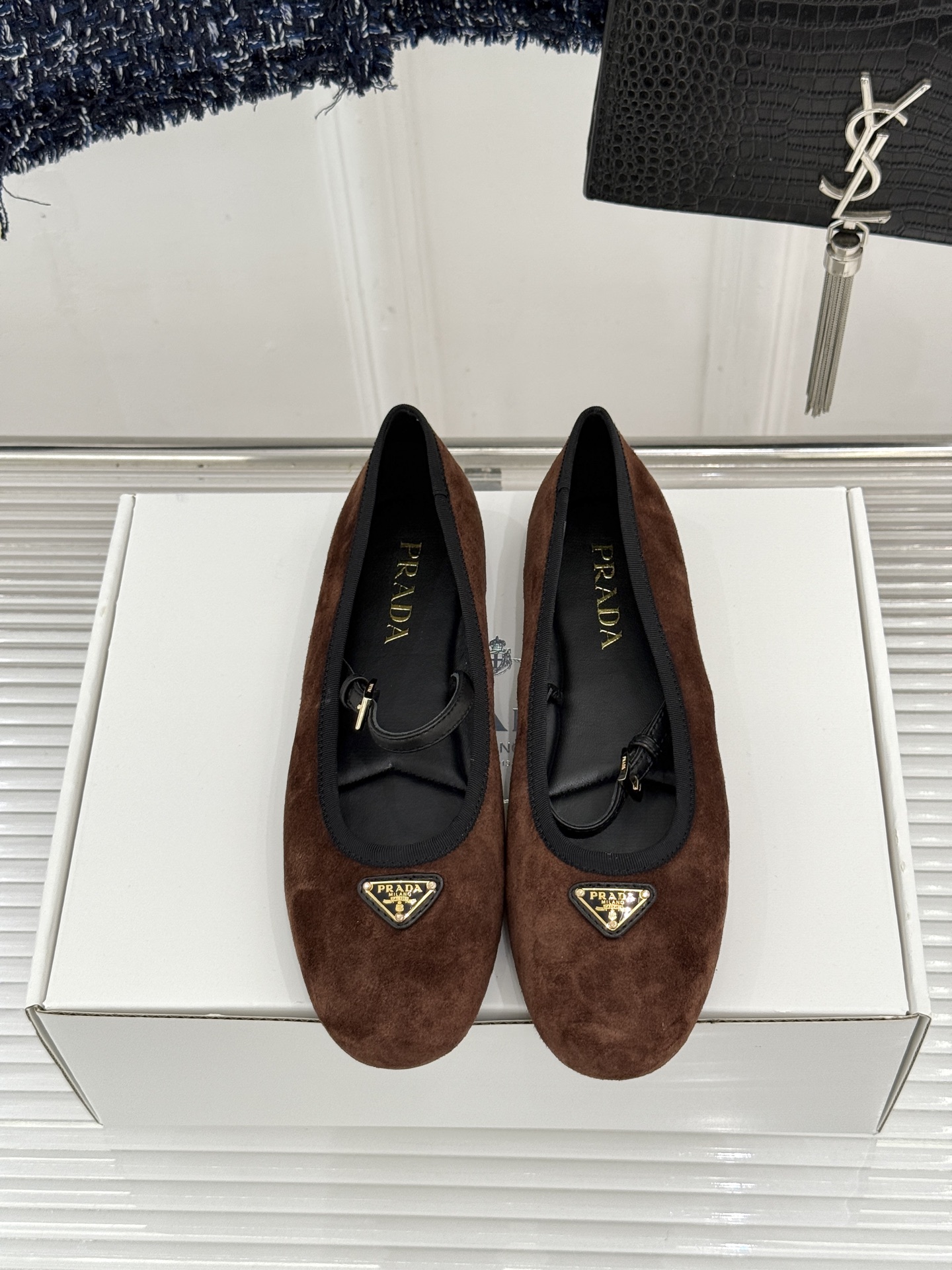 （原版飞机盒＋10）Prada/普拉达26WF新品三角标玛丽珍鞋复古优雅 重塑摩登气质标志性珐琅三角徽标