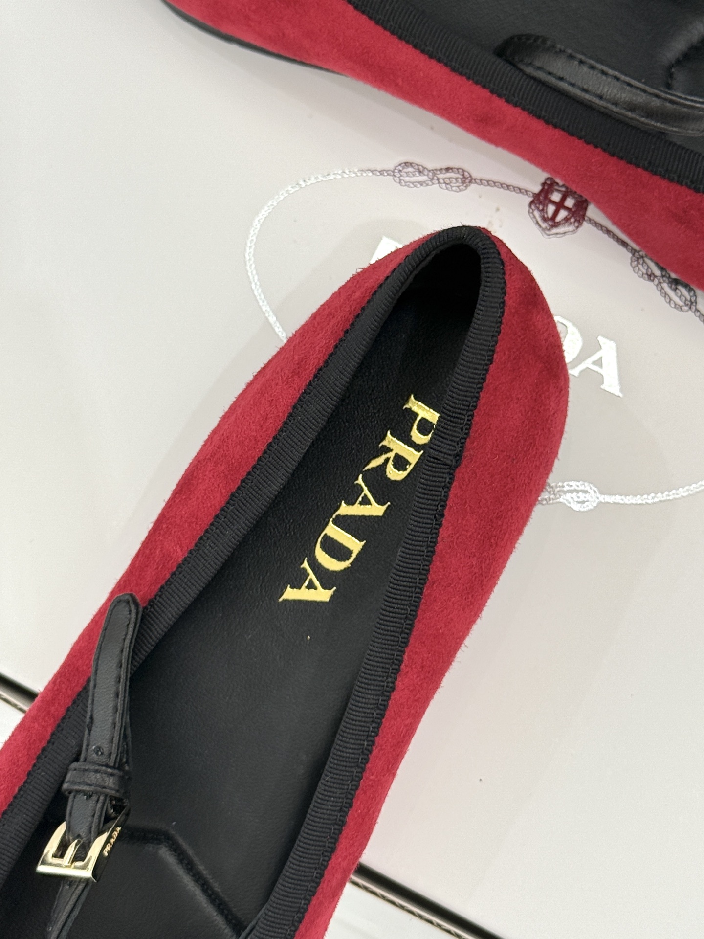 （原版飞机盒＋10）Prada/普拉达26WF新品三角标玛丽珍鞋复古优雅 重塑摩登气质标志性珐琅三角徽标