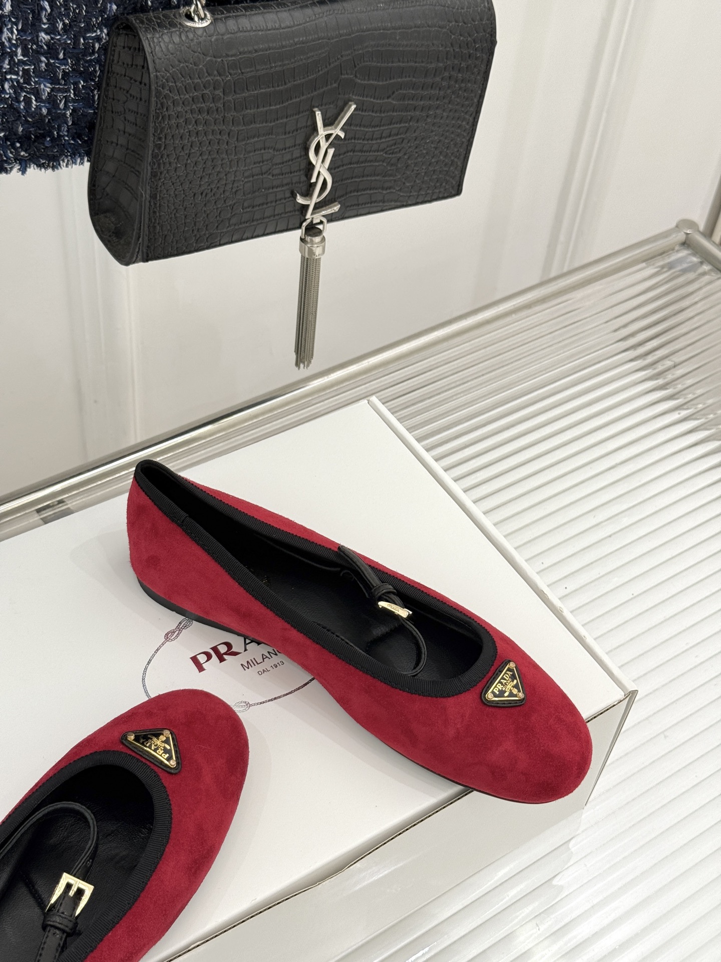 （原版飞机盒＋10）Prada/普拉达26WF新品三角标玛丽珍鞋复古优雅 重塑摩登气质标志性珐琅三角徽标