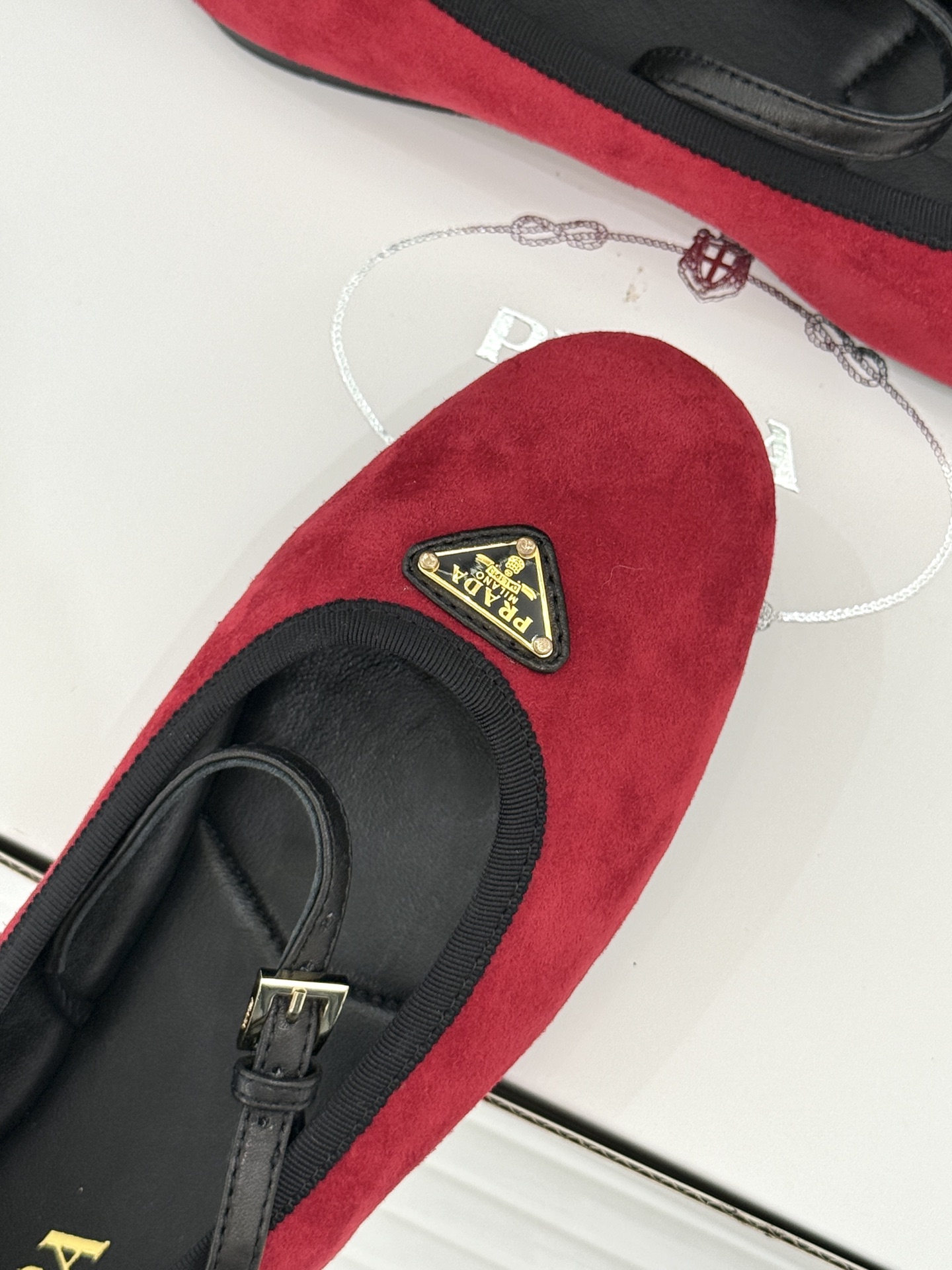 （原版飞机盒＋10）Prada/普拉达26WF新品三角标玛丽珍鞋复古优雅 重塑摩登气质标志性珐琅三角徽标