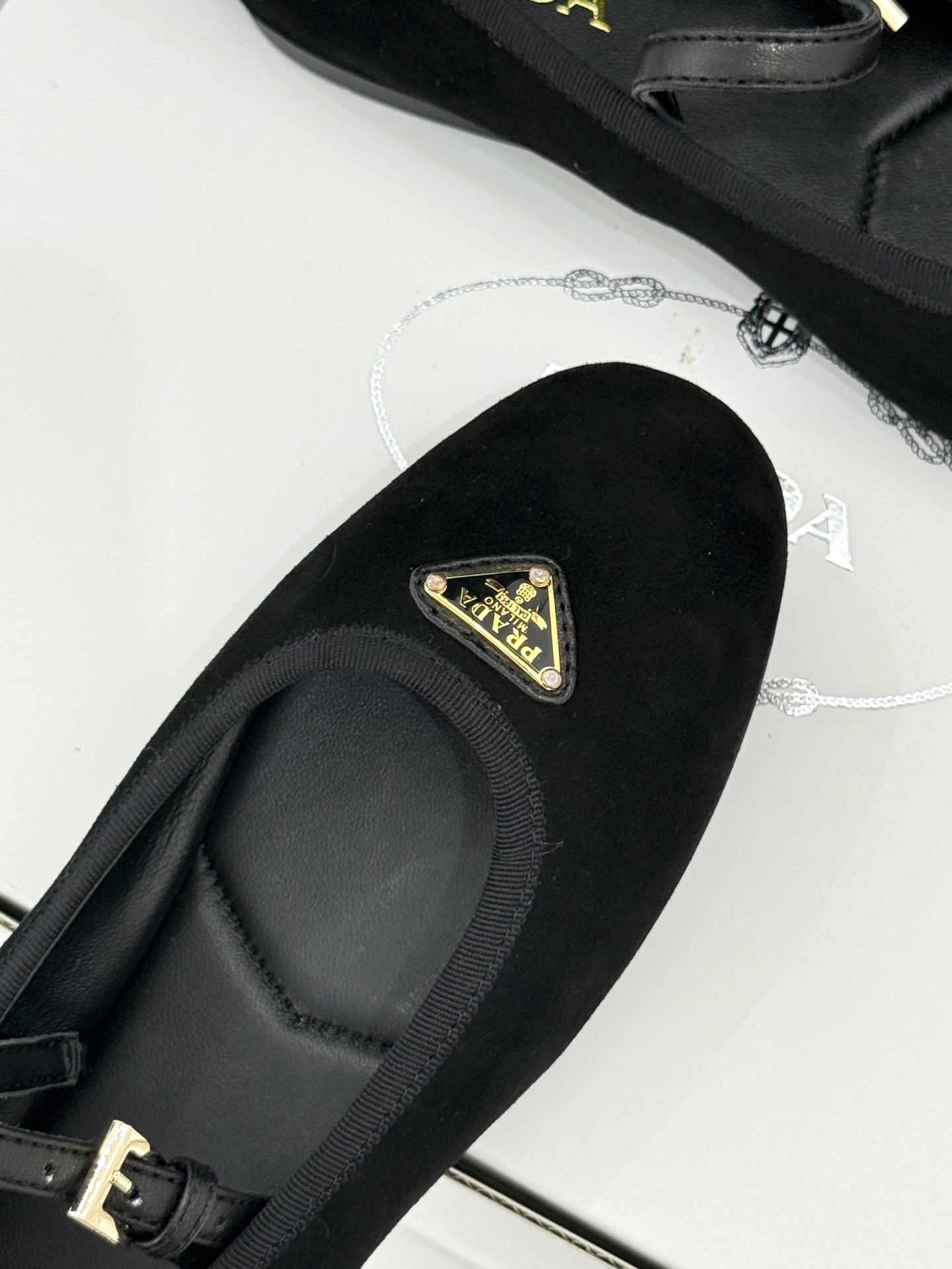 （原版飞机盒＋10）Prada/普拉达26WF新品三角标玛丽珍鞋复古优雅 重塑摩登气质标志性珐琅三角徽标