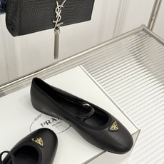 (原版飞机盒+10)Prada/普拉达26WF新品三角标玛丽珍鞋复古优雅 重塑摩登气质标志性珐琅三角徽标 (原版飞机盒+10)Prada/普拉达26WF新品三角标玛丽珍鞋复古优雅 重塑摩登气质标志性珐琅三角徽标