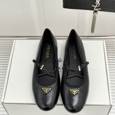 (原版飞机盒+10)Prada/普拉达26WF新品三角标玛丽珍鞋复古优雅 重塑摩登气质标志性珐琅三角徽标 (原版飞机盒+10)Prada/普拉达26WF新品三角标玛丽珍鞋复古优雅 重塑摩登气质标志性珐琅三角徽标