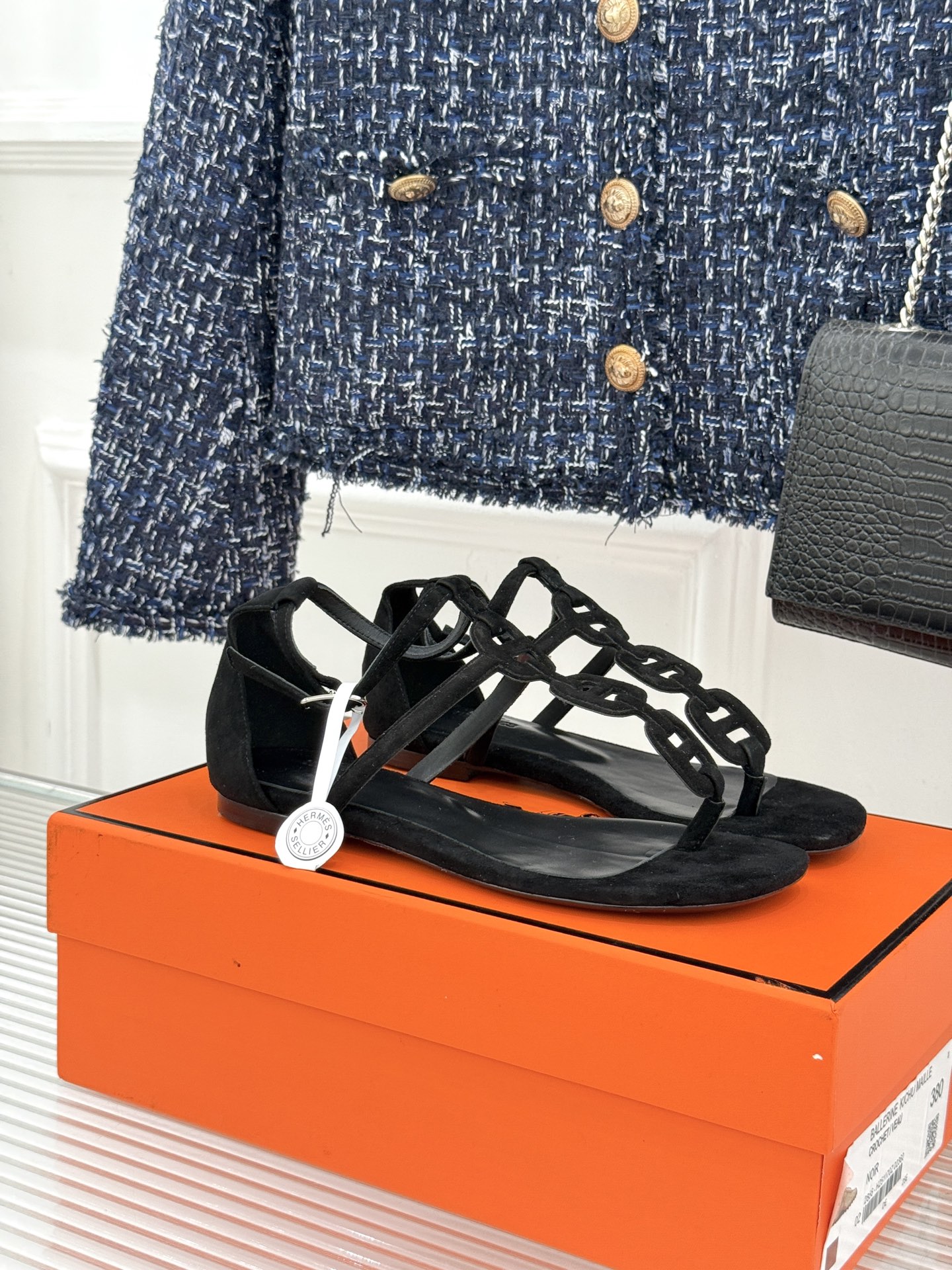 （配原版飞机盒）Hermès/爱马仕26WF新品猪鼻子链条平底凉鞋经典猪鼻子链条平底凉鞋法式奢雅格调一眼