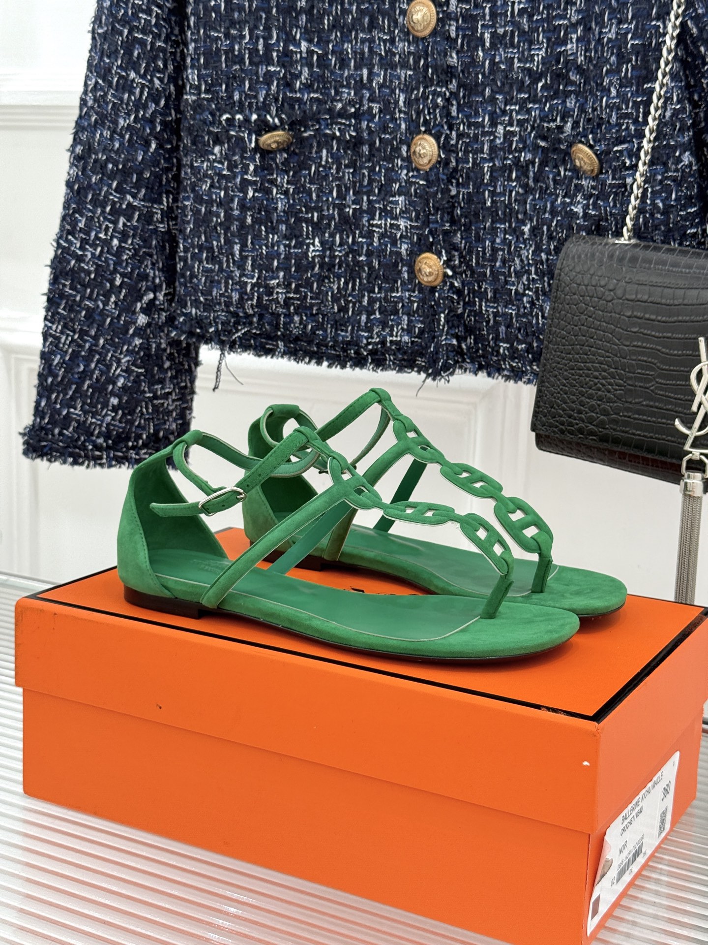 （配原版飞机盒）Hermès/爱马仕26WF新品猪鼻子链条平底凉鞋经典猪鼻子链条平底凉鞋法式奢雅格调一眼