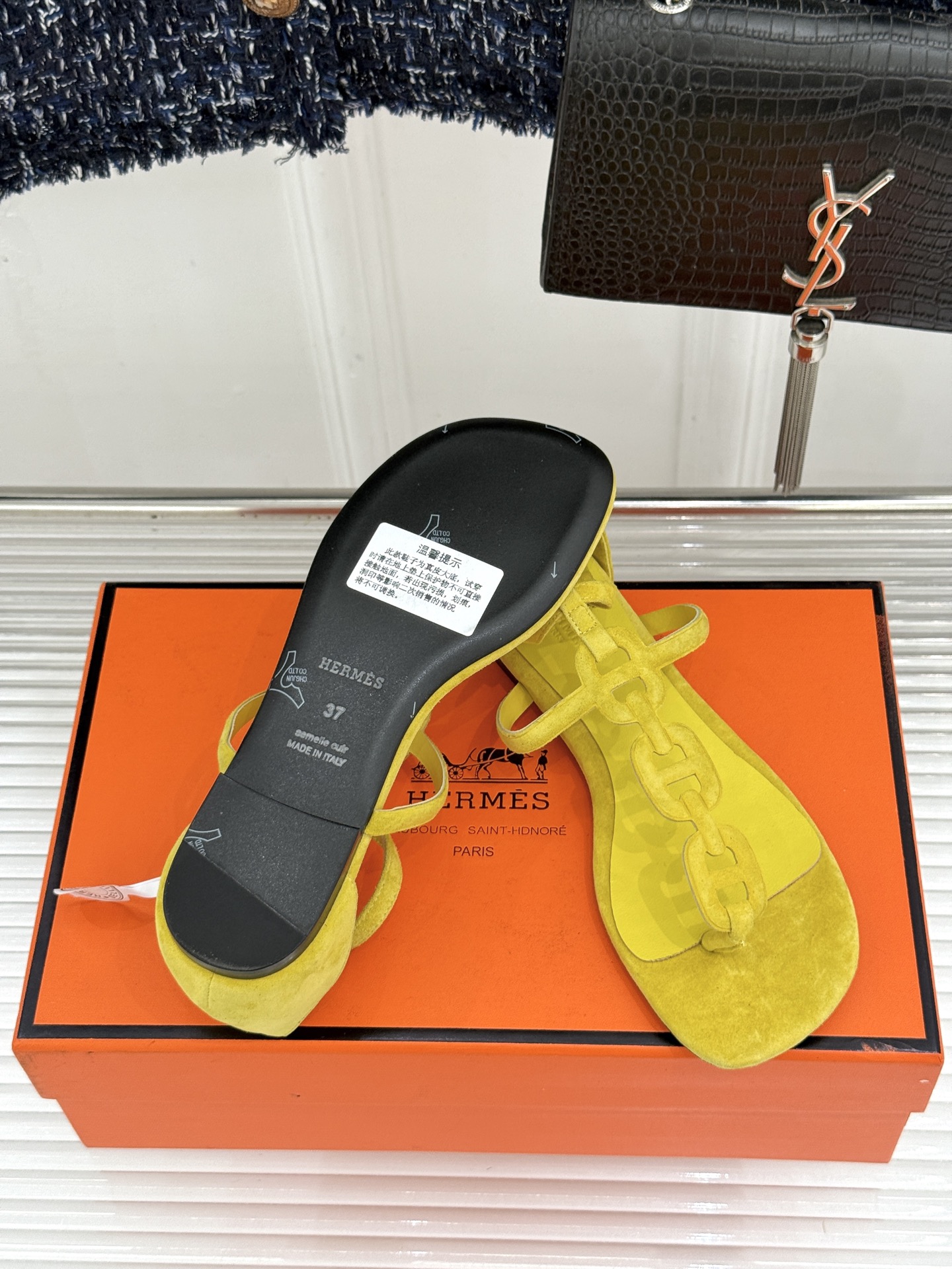 （配原版飞机盒）Hermès/爱马仕26WF新品猪鼻子链条平底凉鞋经典猪鼻子链条平底凉鞋法式奢雅格调一眼