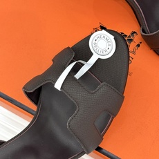 (原版飞机盒)Hermès/爱马仕经典H型细跟高跟凉鞋极简奢韵 勾勒优雅身姿标志性H型镂空鞋面凝练品牌经 (原版飞机盒)Hermès/爱马仕经典H型细跟高跟凉鞋极简奢韵 勾勒优雅身姿标志性H型镂空鞋面凝练品牌经