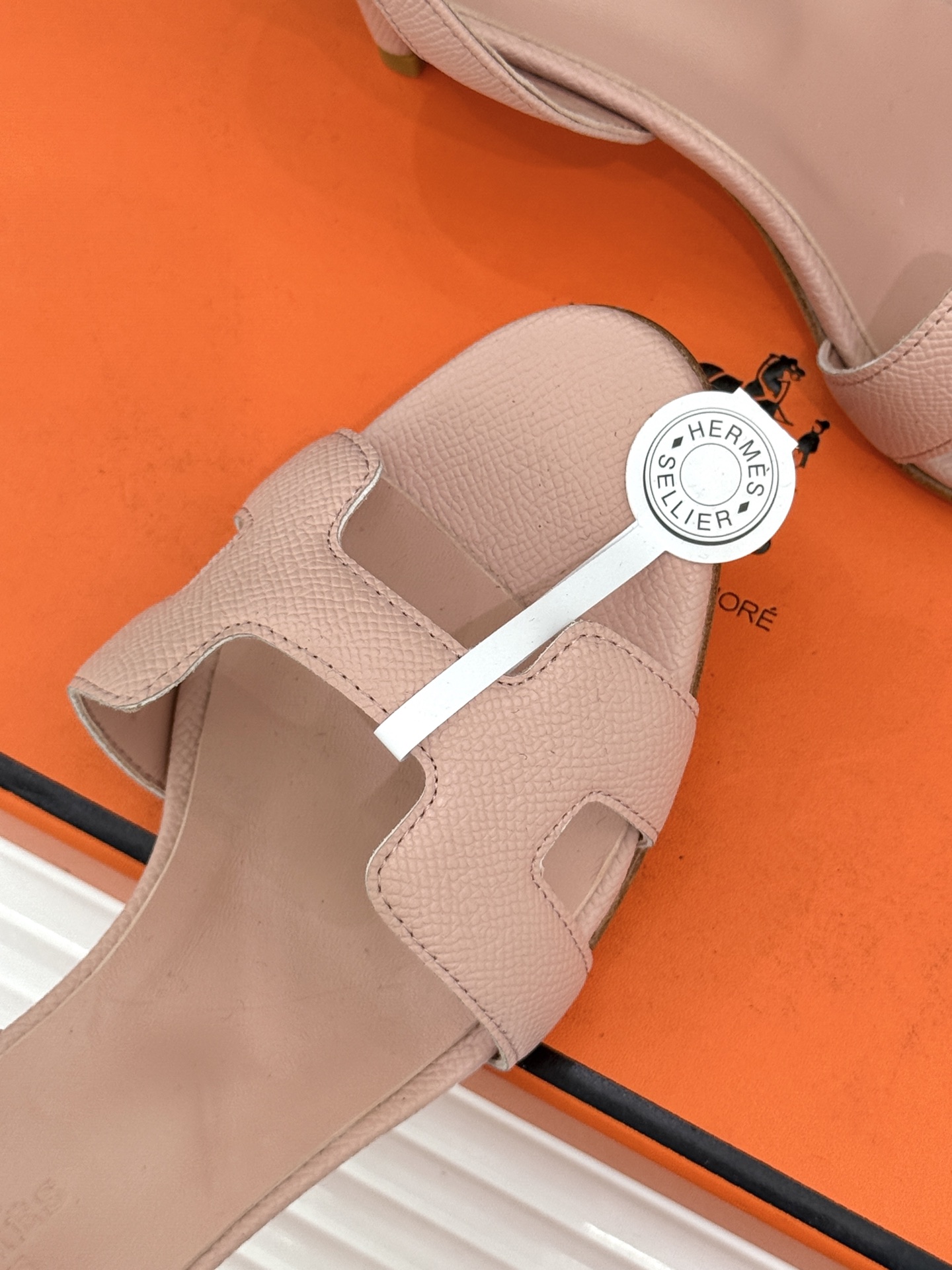 （原版飞机盒）Hermès/爱马仕经典H型细跟高跟凉鞋极简奢韵 勾勒优雅身姿标志性H型镂空鞋面凝练品牌经