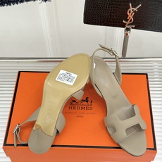(原版飞机盒)Hermès/爱马仕经典H型细跟高跟凉鞋极简奢韵 勾勒优雅身姿标志性H型镂空鞋面凝练品牌经 (原版飞机盒)Hermès/爱马仕经典H型细跟高跟凉鞋极简奢韵 勾勒优雅身姿标志性H型镂空鞋面凝练品牌经
