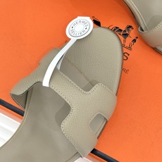 (原版飞机盒)Hermès/爱马仕经典H型细跟高跟凉鞋极简奢韵 勾勒优雅身姿标志性H型镂空鞋面凝练品牌经 (原版飞机盒)Hermès/爱马仕经典H型细跟高跟凉鞋极简奢韵 勾勒优雅身姿标志性H型镂空鞋面凝练品牌经