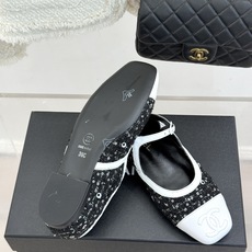 CHANE*|小香经典双C拼色方头平底玛丽珍鞋拼色方头平底设计小羊皮触感细腻亲肤双C电绣点缀鞋头复古方头 CHANE*|小香经典双C拼色方头平底玛丽珍鞋拼色方头平底设计小羊皮触感细腻亲肤双C电绣点缀鞋头复古方头