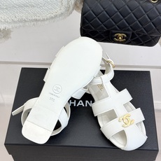 凉鞋CHANE*|小香26M新品双C镂空罗马平底凉鞋P金属双C闪耀鞋身中央镂空交错勾勒复古线条平底设计行 凉鞋CHANE*|小香26M新品双C镂空罗马平底凉鞋P金属双C闪耀鞋身中央镂空交错勾勒复古线条平底设计行