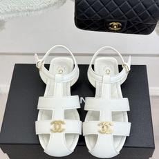凉鞋CHANE*|小香26M新品双C镂空罗马平底凉鞋P金属双C闪耀鞋身中央镂空交错勾勒复古线条平底设计行 凉鞋CHANE*|小香26M新品双C镂空罗马平底凉鞋P金属双C闪耀鞋身中央镂空交错勾勒复古线条平底设计行