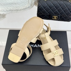 凉鞋CHANE*|小香26M新品双C镂空罗马平底凉鞋P金属双C闪耀鞋身中央镂空交错勾勒复古线条平底设计行 凉鞋CHANE*|小香26M新品双C镂空罗马平底凉鞋P金属双C闪耀鞋身中央镂空交错勾勒复古线条平底设计行