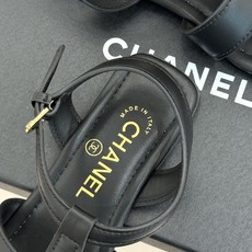 凉鞋CHANE*|小香26M新品双C镂空罗马平底凉鞋P金属双C闪耀鞋身中央镂空交错勾勒复古线条平底设计行 凉鞋CHANE*|小香26M新品双C镂空罗马平底凉鞋P金属双C闪耀鞋身中央镂空交错勾勒复古线条平底设计行