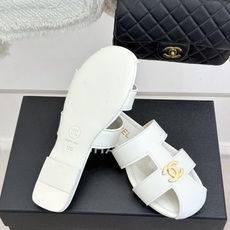 CHANE*|小香26M新品双C镂空罗马平底凉鞋金属双C闪耀鞋身中央镂空交错勾勒复古线条平底设计行走轻盈 CHANE*|小香26M新品双C镂空罗马平底凉鞋金属双C闪耀鞋身中央镂空交错勾勒复古线条平底设计行走轻盈