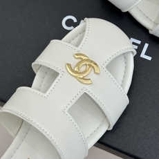 CHANE*|小香26M新品双C镂空罗马平底凉鞋金属双C闪耀鞋身中央镂空交错勾勒复古线条平底设计行走轻盈 CHANE*|小香26M新品双C镂空罗马平底凉鞋金属双C闪耀鞋身中央镂空交错勾勒复古线条平底设计行走轻盈