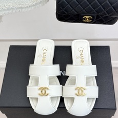 CHANE*|小香26M新品双C镂空罗马平底凉鞋金属双C闪耀鞋身中央镂空交错勾勒复古线条平底设计行走轻盈 CHANE*|小香26M新品双C镂空罗马平底凉鞋金属双C闪耀鞋身中央镂空交错勾勒复古线条平底设计行走轻盈