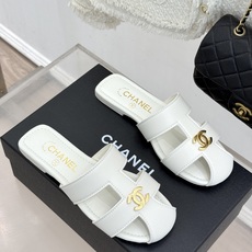 CHANE*|小香26M新品双C镂空罗马平底凉鞋金属双C闪耀鞋身中央镂空交错勾勒复古线条平底设计行走轻盈 CHANE*|小香26M新品双C镂空罗马平底凉鞋金属双C闪耀鞋身中央镂空交错勾勒复古线条平底设计行走轻盈