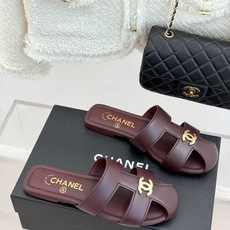 CHANE*|小香26M新品双C镂空罗马平底凉鞋金属双C闪耀鞋身中央镂空交错勾勒复古线条平底设计行走轻盈 CHANE*|小香26M新品双C镂空罗马平底凉鞋金属双C闪耀鞋身中央镂空交错勾勒复古线条平底设计行走轻盈