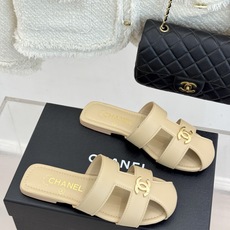 CHANE*|小香26M新品双C镂空罗马平底凉鞋金属双C闪耀鞋身中央镂空交错勾勒复古线条平底设计行走轻盈 CHANE*|小香26M新品双C镂空罗马平底凉鞋金属双C闪耀鞋身中央镂空交错勾勒复古线条平底设计行走轻盈