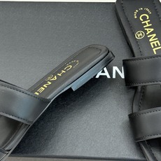 CHANE*|小香26M新品双C镂空罗马平底凉鞋金属双C闪耀鞋身中央镂空交错勾勒复古线条平底设计行走轻盈 CHANE*|小香26M新品双C镂空罗马平底凉鞋金属双C闪耀鞋身中央镂空交错勾勒复古线条平底设计行走轻盈