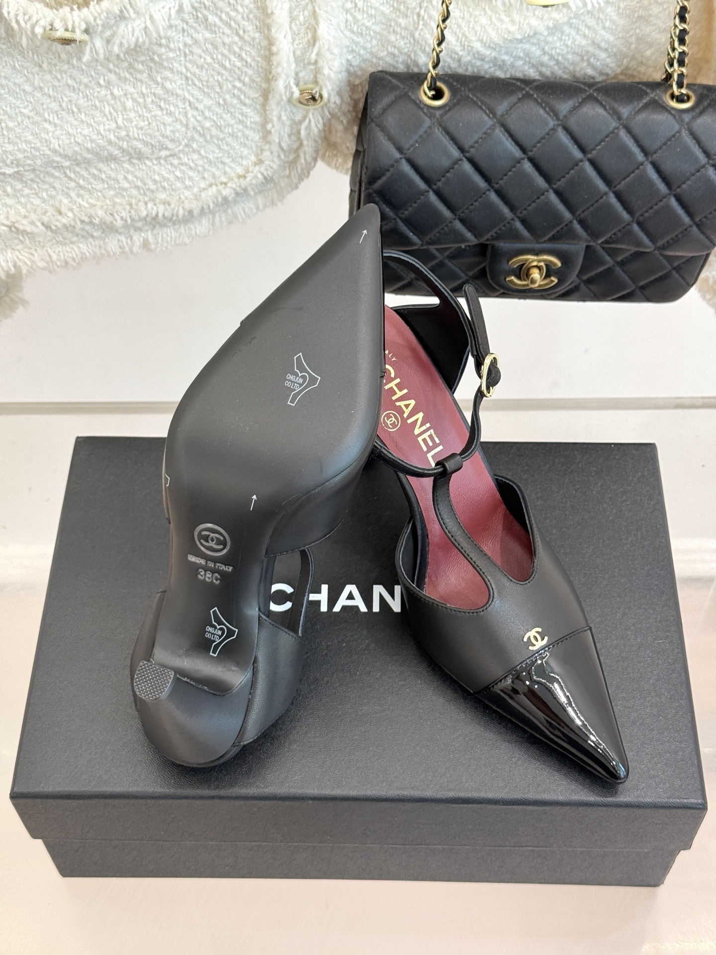 CHANE*|小香26A新品双C拼色尖头高跟凉鞋26A早秋王炸新品登场金属小双C闪得超精致撞色拼接层次感 CHANE*|小香26A新品双C拼色尖头高跟凉鞋26A早秋王炸新品登场金属小双C闪得超精致撞色拼接层次感