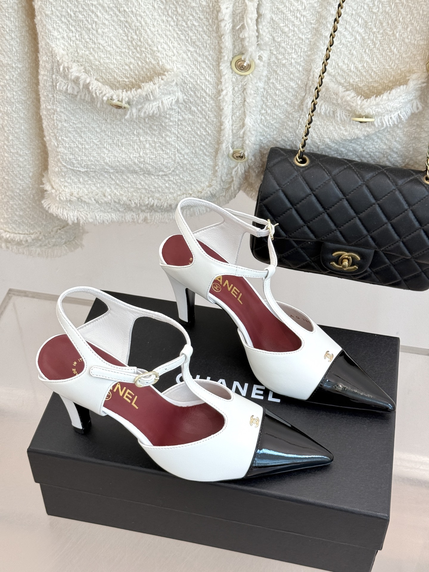 CHANE*|小香26A新品双C拼色尖头高跟凉鞋26A早秋王炸新品登场金属小双C闪得超精致撞色拼接层次感 CHANE*|小香26A新品双C拼色尖头高跟凉鞋26A早秋王炸新品登场金属小双C闪得超精致撞色拼接层次感