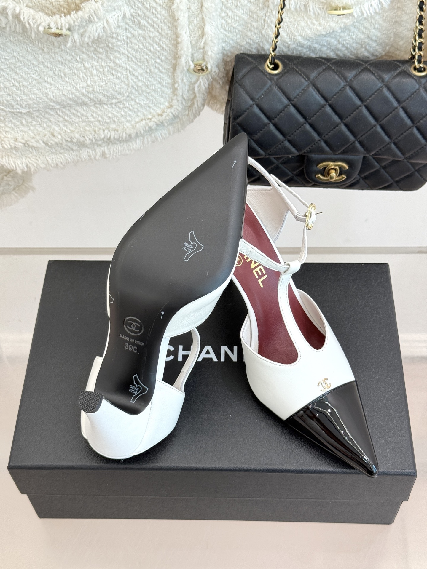 CHANE*|小香26A新品双C拼色尖头高跟凉鞋26A早秋王炸新品登场金属小双C闪得超精致撞色拼接层次感 CHANE*|小香26A新品双C拼色尖头高跟凉鞋26A早秋王炸新品登场金属小双C闪得超精致撞色拼接层次感