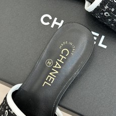 CHANE*|小香经典网纱山茶花平底拖鞋把春日浪漫踩在脚下半透网纱茶花缀在鞋头处经典双C藏进花瓣肌理小羊 CHANE*|小香经典网纱山茶花平底拖鞋把春日浪漫踩在脚下半透网纱茶花缀在鞋头处经典双C藏进花瓣肌理小羊