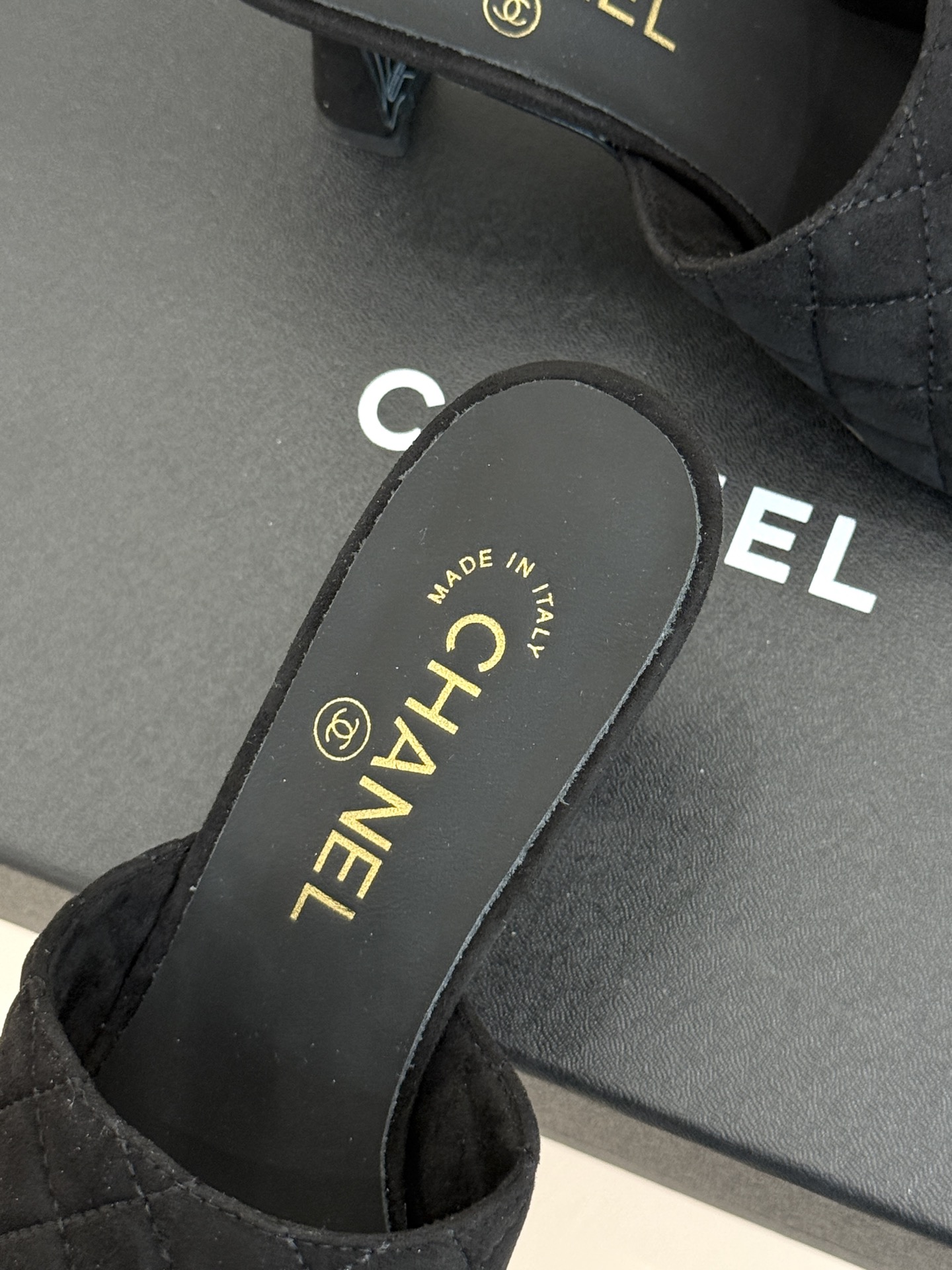 CHANE*|小香26A新品菱格鱼嘴高跟拖鞋26A早秋封神单品金属双C闪得挪不开眼经典菱格纹高级感拉满鞋 CHANE*|小香26A新品菱格鱼嘴高跟拖鞋26A早秋封神单品金属双C闪得挪不开眼经典菱格纹高级感拉满鞋