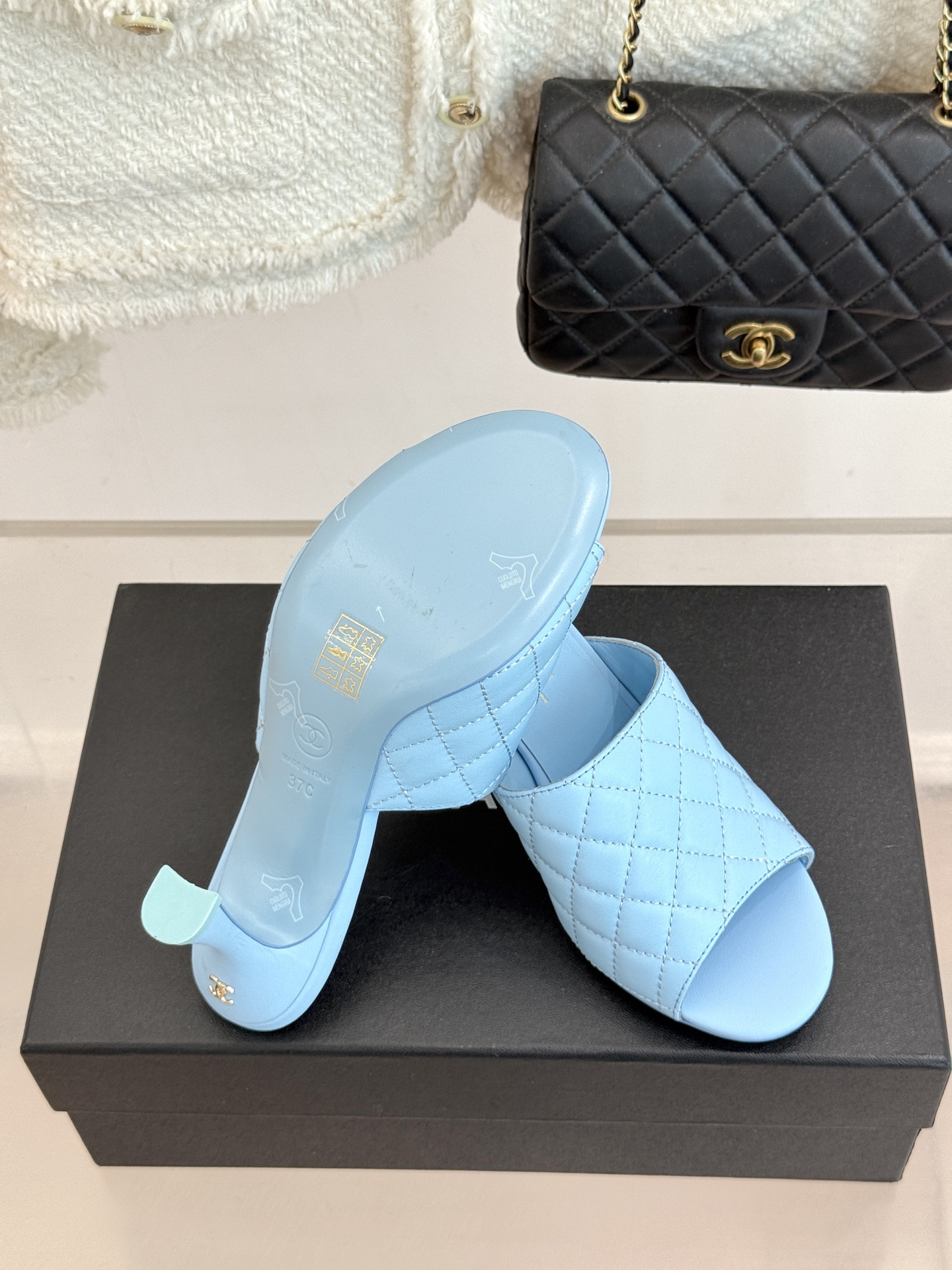 CHANE*|小香26A新品菱格鱼嘴高跟拖鞋26A早秋封神单品金属双C闪得挪不开眼经典菱格纹高级感拉满鞋 CHANE*|小香26A新品菱格鱼嘴高跟拖鞋26A早秋封神单品金属双C闪得挪不开眼经典菱格纹高级感拉满鞋