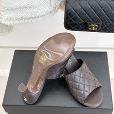 CHANE*|小香26A新品菱格鱼嘴高跟拖鞋26A早秋封神单品金属双C闪得挪不开眼经典菱格纹高级感拉满鞋 CHANE*|小香26A新品菱格鱼嘴高跟拖鞋26A早秋封神单品金属双C闪得挪不开眼经典菱格纹高级感拉满鞋