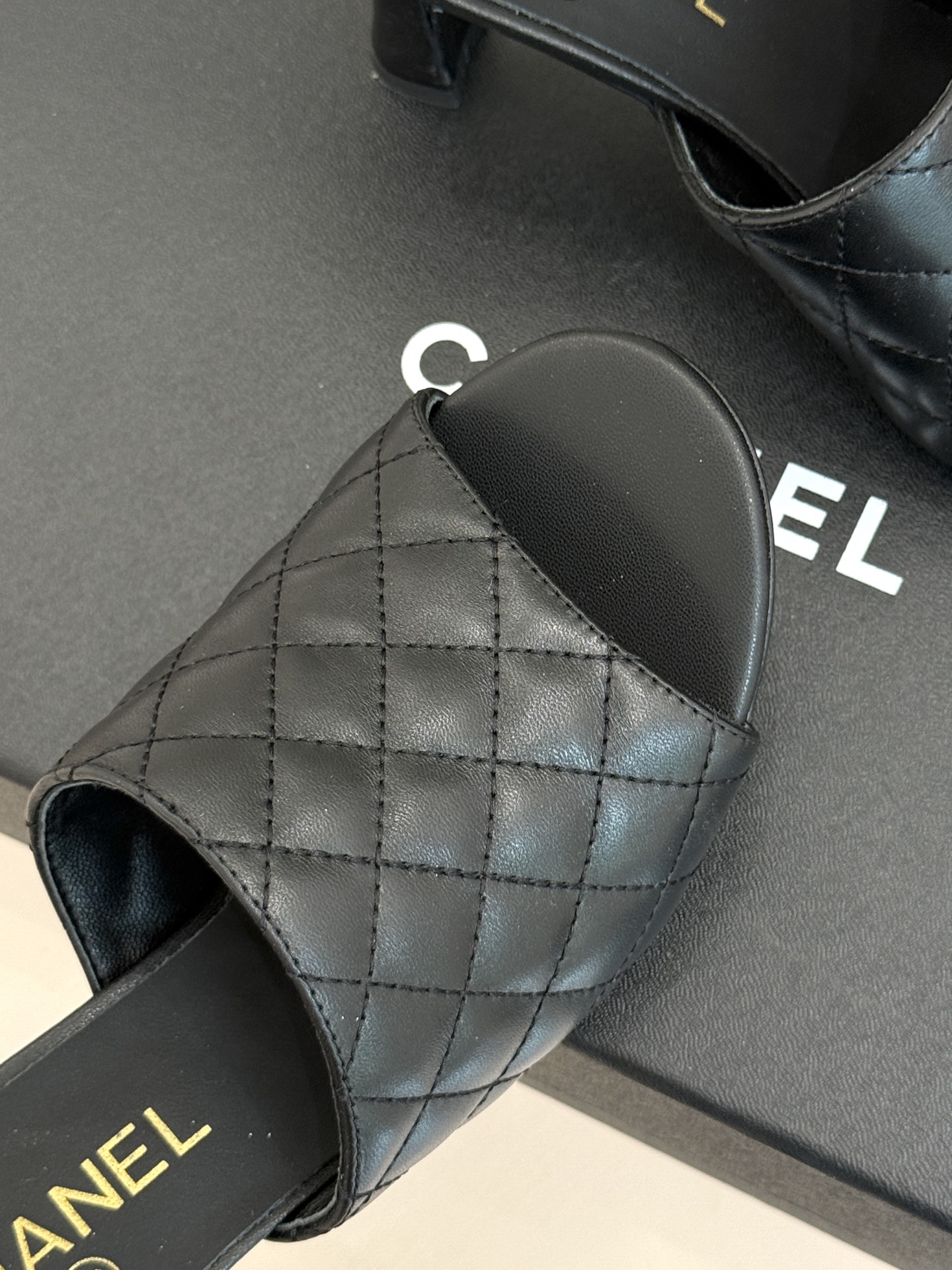 CHANE*｜小香26A新品菱格鱼嘴高跟拖鞋26A早秋封神单品金属双C闪得挪不开眼经典菱格纹高级感拉满鞋