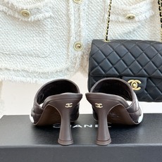 CHANE*|小香26A新品大双C菱格鱼嘴高跟拖鞋26A早秋王炸登场大双C菱格惊艳全场经典菱格纹铺满鞋面 CHANE*|小香26A新品大双C菱格鱼嘴高跟拖鞋26A早秋王炸登场大双C菱格惊艳全场经典菱格纹铺满鞋面