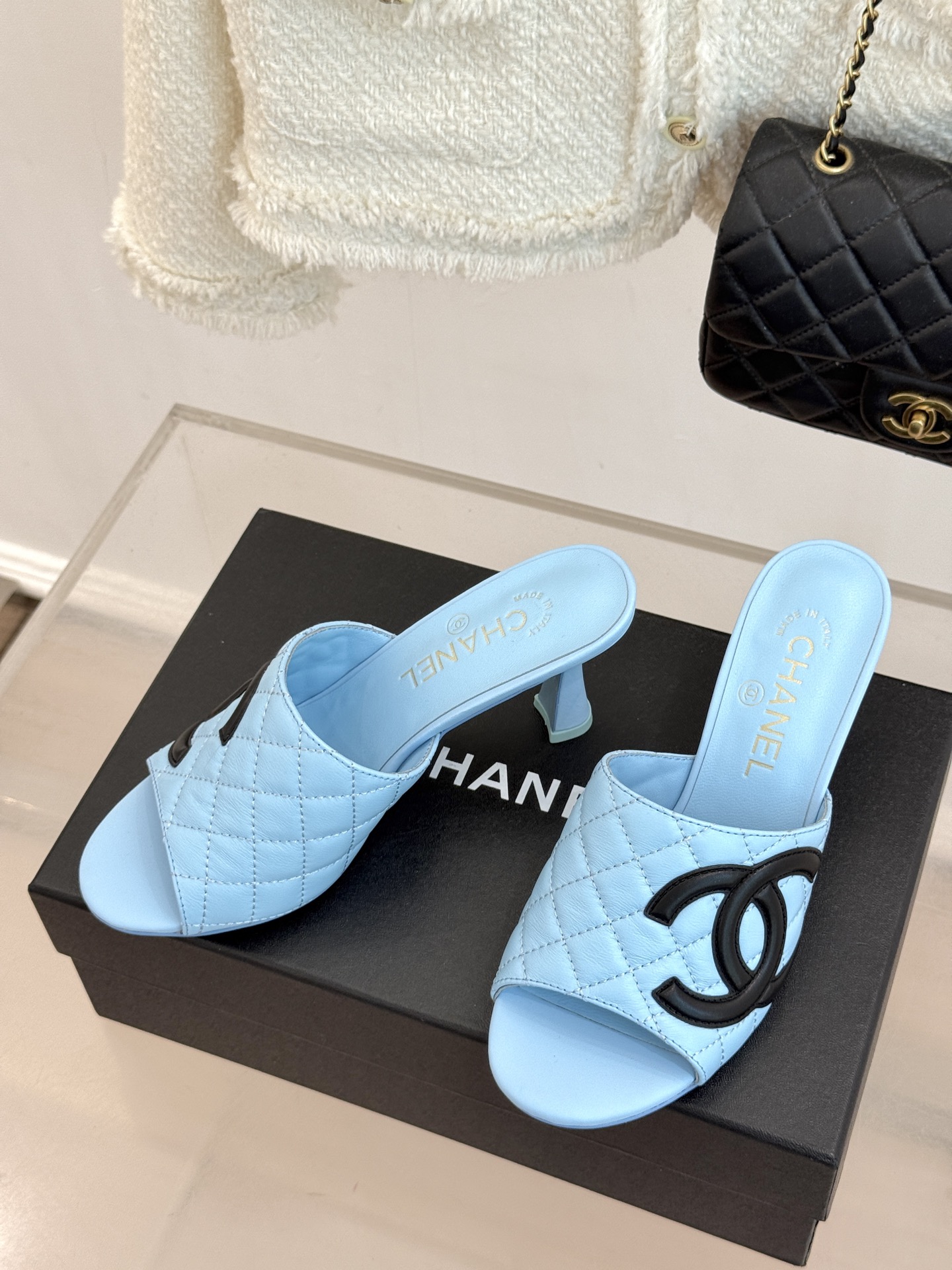 CHANE*｜小香26A新品大双C菱格鱼嘴高跟拖鞋26A早秋王炸登场大双C菱格惊艳全场经典菱格纹铺满鞋面
