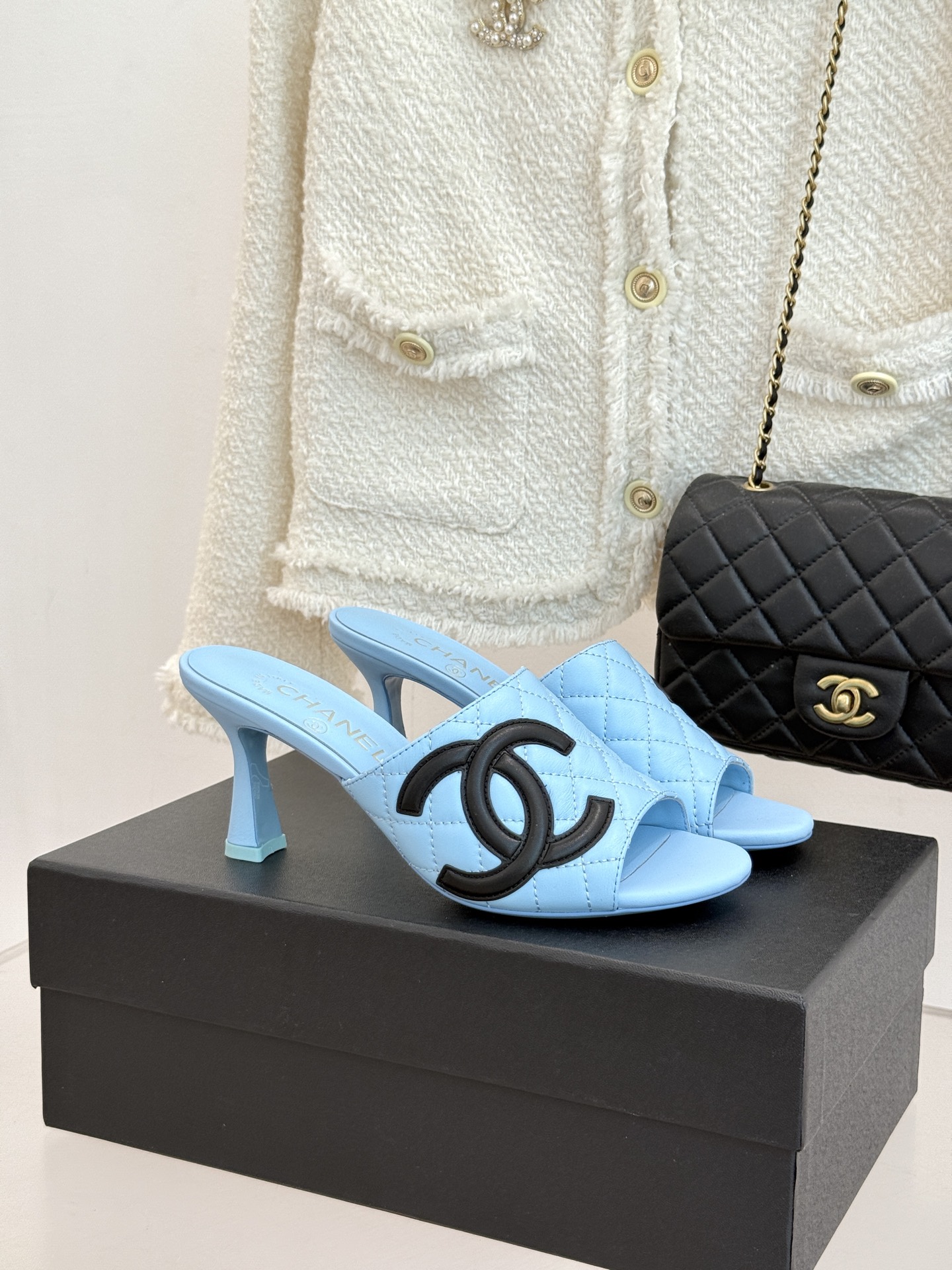 CHANE*｜小香26A新品大双C菱格鱼嘴高跟拖鞋26A早秋王炸登场大双C菱格惊艳全场经典菱格纹铺满鞋面