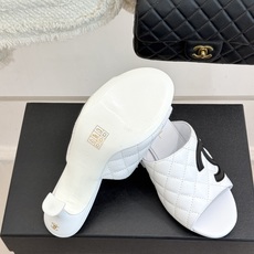 CHANE*|小香26A新品大双C菱格鱼嘴高跟拖鞋26A早秋王炸登场大双C菱格惊艳全场经典菱格纹铺满鞋面 CHANE*|小香26A新品大双C菱格鱼嘴高跟拖鞋26A早秋王炸登场大双C菱格惊艳全场经典菱格纹铺满鞋面