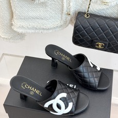 CHANE*|小香26A新品大双C菱格鱼嘴高跟拖鞋26A早秋王炸登场大双C菱格惊艳全场经典菱格纹铺满鞋面 CHANE*|小香26A新品大双C菱格鱼嘴高跟拖鞋26A早秋王炸登场大双C菱格惊艳全场经典菱格纹铺满鞋面