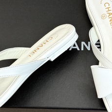 CHANE*|小香经典双C蝴蝶结夹脚平底人字拖鞋夏日的温柔贵气感皮面蝴蝶结轻落脚背双C金标藏着法式浪漫小 CHANE*|小香经典双C蝴蝶结夹脚平底人字拖鞋夏日的温柔贵气感皮面蝴蝶结轻落脚背双C金标藏着法式浪漫小