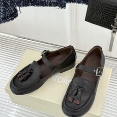 Unfolio 26WF新品复古流苏平底玛丽珍鞋法式甜妹的心头好经典圆头温柔修饰脚型灵动流苏随步履摇曳进 Unfolio 26WF新品复古流苏平底玛丽珍鞋法式甜妹的心头好经典圆头温柔修饰脚型灵动流苏随步履摇曳进