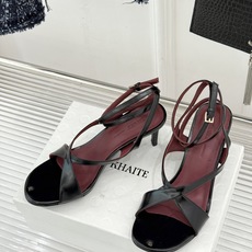 Khaite 26WF春夏新品极简交叉带猫跟凉鞋把纽约的清冷优雅揉进每一根纤细线条里利落交叉绑带贴合脚型 Khaite 26WF春夏新品极简交叉带猫跟凉鞋把纽约的清冷优雅揉进每一根纤细线条里利落交叉绑带贴合脚型