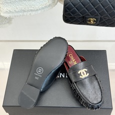 CHANE*|小香26A新品老钱风褶皱乐福半拖26A早秋老钱风神鞋褶皱肌理揉进松弛感双C金属扣低调闪微光 CHANE*|小香26A新品老钱风褶皱乐福半拖26A早秋老钱风神鞋褶皱肌理揉进松弛感双C金属扣低调闪微光