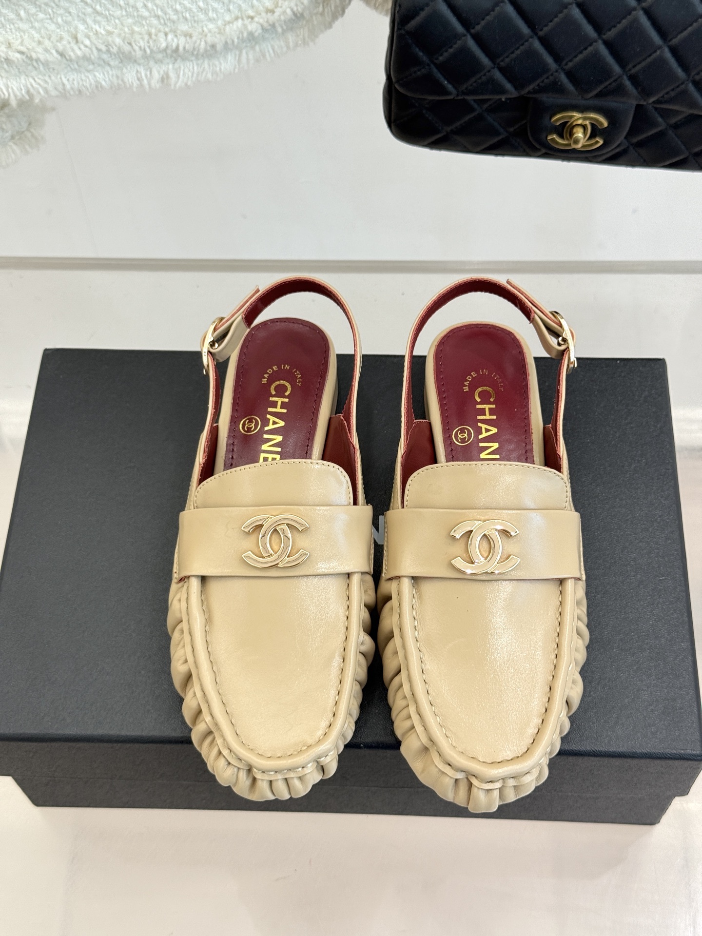 CHANE*|小香26A新品老钱风褶皱乐福半拖26A早秋老钱风神鞋褶皱肌理揉进松弛感双C金属扣低调闪微光 CHANE*|小香26A新品老钱风褶皱乐福半拖26A早秋老钱风神鞋褶皱肌理揉进松弛感双C金属扣低调闪微光