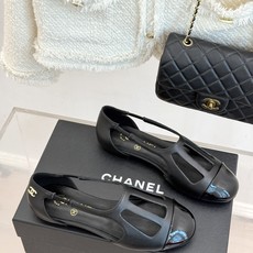CHANE*|小香26A新品双C圆头拼色镂空平底凉鞋小双C暗纹藏于镂空肌理复古圆头包裹住娇俏足尖经典拼色 CHANE*|小香26A新品双C圆头拼色镂空平底凉鞋小双C暗纹藏于镂空肌理复古圆头包裹住娇俏足尖经典拼色
